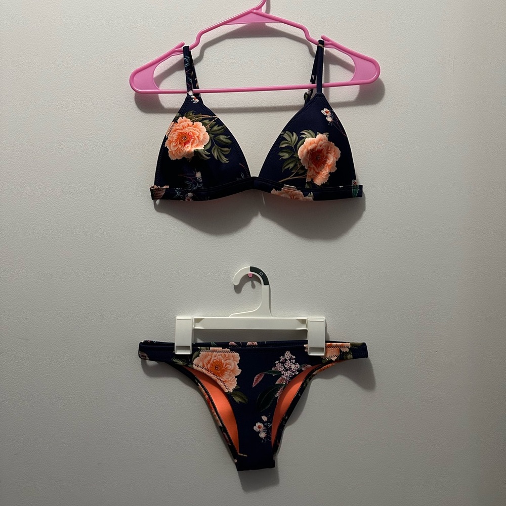 TRIANGL - Swimsuit Set